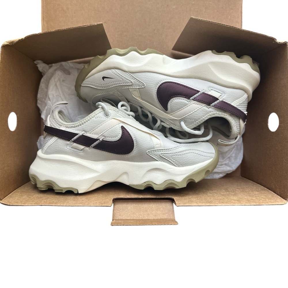 Nike TC 7900 sneakers in beige and black SIZE 7 - BOX INCLUDED